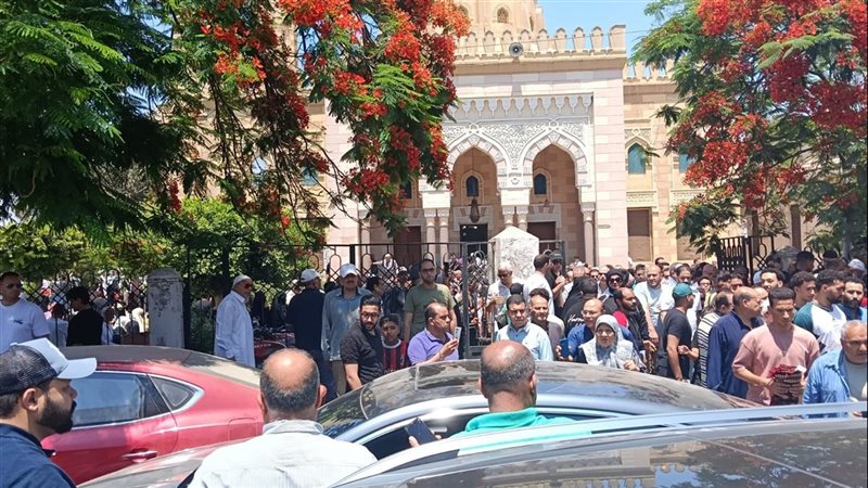 تشييع جثمان والدة