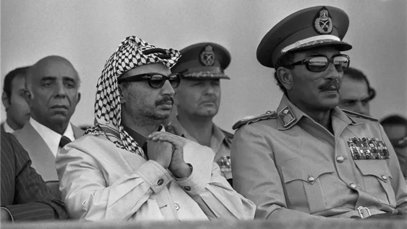 السادات وياسر عرفات،