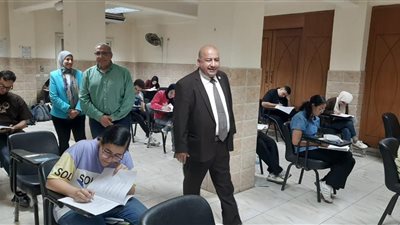 مع استئناف الامتحانات، جولة تفقدية لنائب رئيس جامعة القاهرة بالكليات 