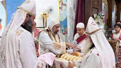 أسقف الوادي الجديد يترأس قداس عيد دخول المسيح أرض مصر بالخارجة
