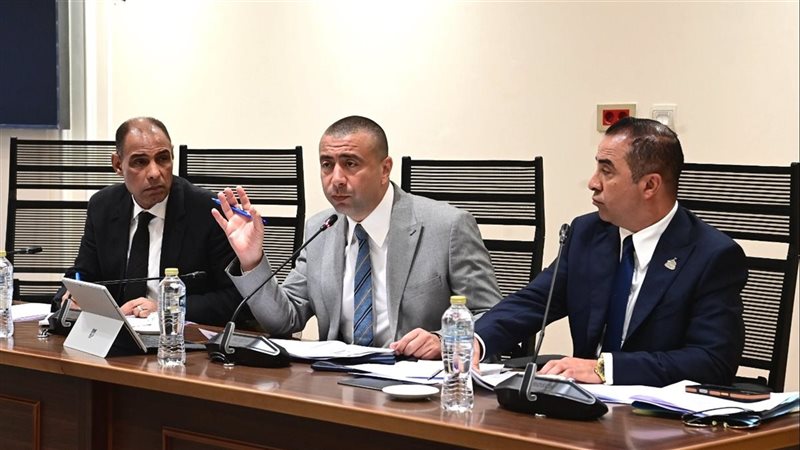 اجتماع لجنة الصناعة