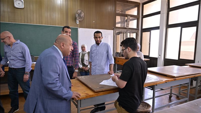 نائب رئيس جامعة القاهرة