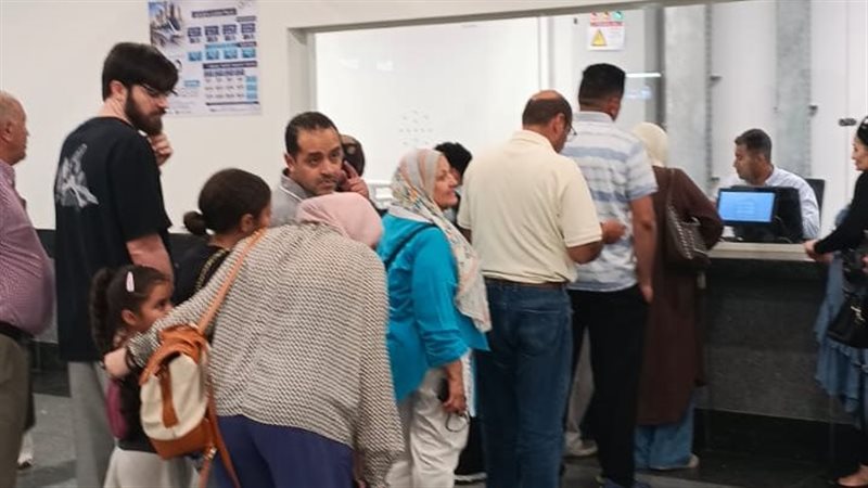إقبال من المواطنين