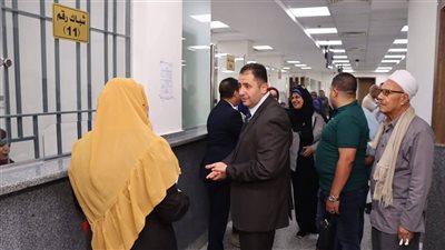 محافظ دمياط يفاجئ المركز التكنولوجي ويوجه بتذليل عقبات المواطنين