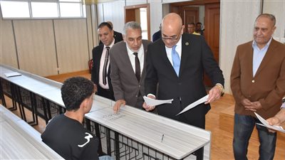 ناصر عبد الباري يتفقد امتحانات الفصل الدراسي الثاني بجامعة مدينة السادات الأهلية (صور)