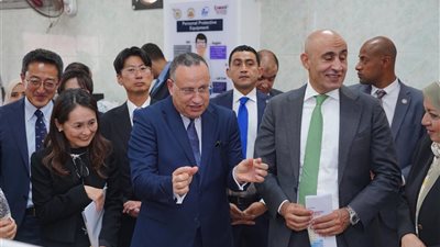 وفد حكومي يتفقد معهد الكوزن المصري الياباني ويشيد بتجربته التعليمية (صور)