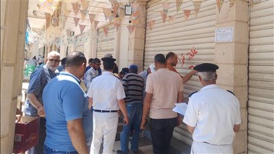 حملة مكبرة لغلق وتشميع المحال والبدرومات المخالفة في دمياط الجديدة