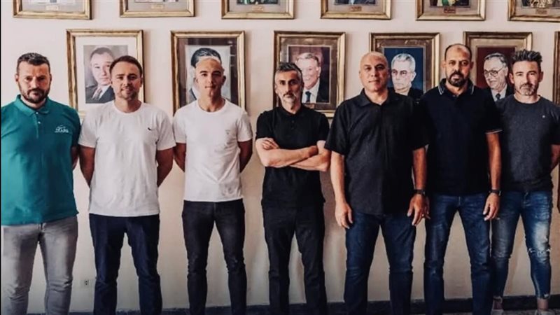 الجهاز الفني السابق