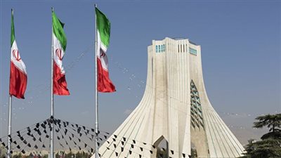إيران: الكويت والبحرين تتحملان مسئولية الهجمات الأمريكية على ناقلة النفط وبرج الاتصالات