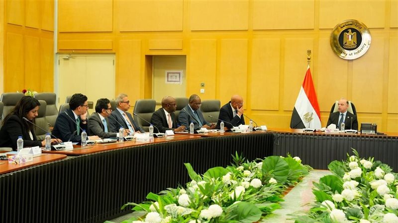 اجتماع وزير الاستثمار
