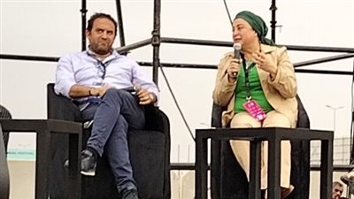 رئيس أكاديمية الفنون تشارك في قمة الصناعات الإبداعية 