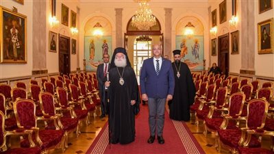 بابا الروم الأرثوذكس يستقبل محافظ الإسكندرية بالمقر البطريركي