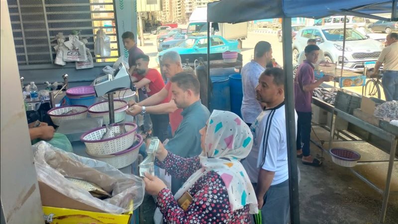 إقبال على المعرض