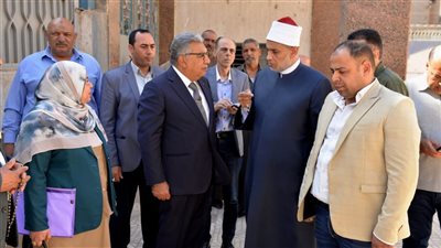 محافظ الدقهلية يتفقد امتحانات الثانوية الأزهرية بلجنة المعهد النموذجي للغات بالمنصورة