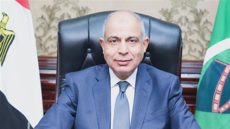 محافظ المنيا يهنئ