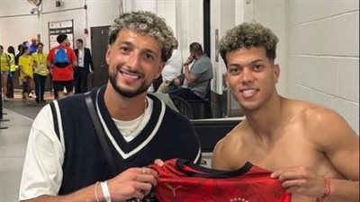 أخويا، إمام عاشور ينشر صورة مع الفلسطيني وسام أبو علي