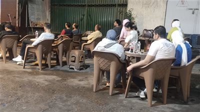جماهير الإسكندرية تملأ المقاهي لمتابعة مباراة الفراعنة أمام البرازيل (صور)