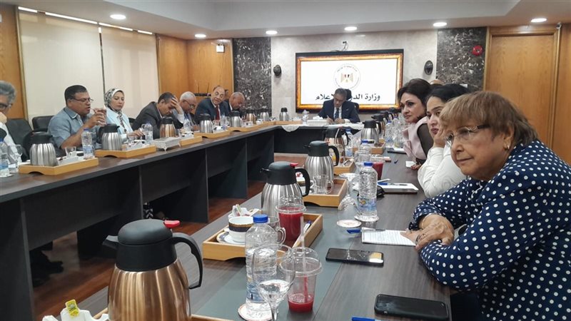 اجتماع وزير الإعلام