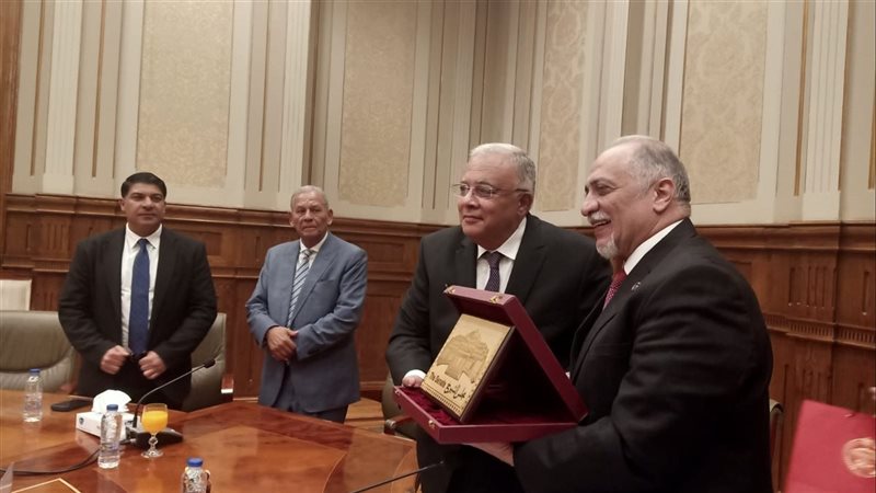 تكريم رئيس المجلس