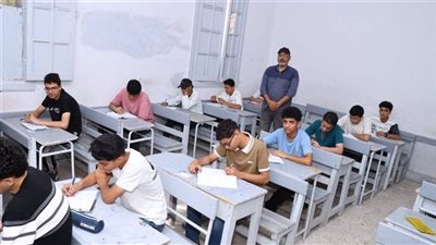 طلاب الفيوم بالإعدادية والمهنية يؤدون اليوم امتحانات 