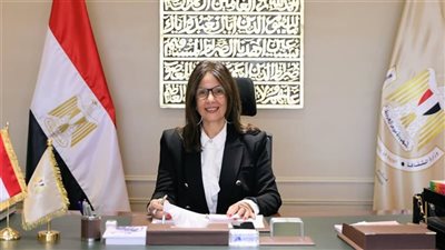 وزيرة الثقافة تتوجه إلى باريس لتعزيز الشراكة الثقافية بين مصر وفرنسا 