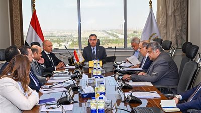 وزير التموين يترأس اجتماع اللجنة العليا للمشروع القومي “Carry On” لمتابعة الموقف التنفيذي ومعدلات الإنجاز
