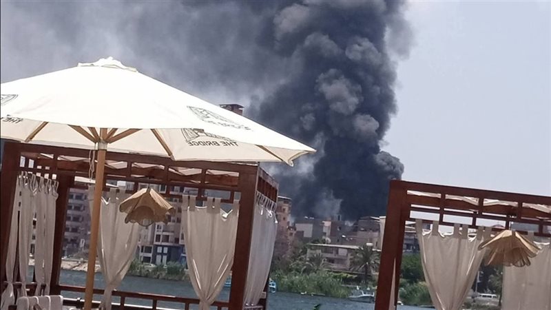 حريق ضخم بمخزن إسفنج