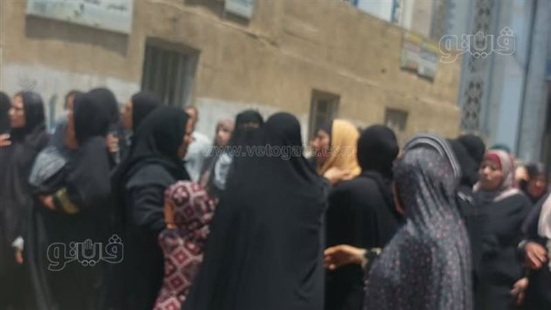 انهيار سيدات القرية،