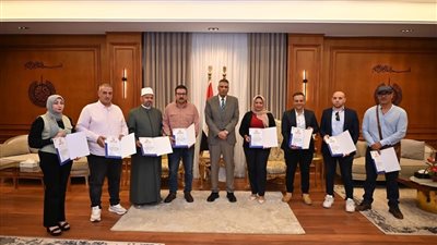 محافظ جنوب سيناء يكرِّم المتفوقين رياضيا ومجتمعيا تقديرا لإنجازاتهم وتميزهم