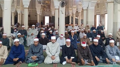 مدير الدعوة بأوقاف الفيوم يعقد اجتماعا موسعا مع أئمة البندر والمركز بمسجد ناصر الكبير