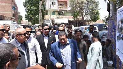 محافظ الأقصر يفتتح مشروع كوبري مدخل قرية الدير بإسنا
