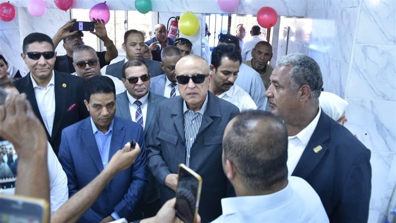 أثناء الافتتاح 
