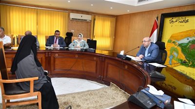 محافظ الفيوم يوجه بتوفير فرص عمل بالقطاع الخاص خلال لقاء خدمة المواطنين 