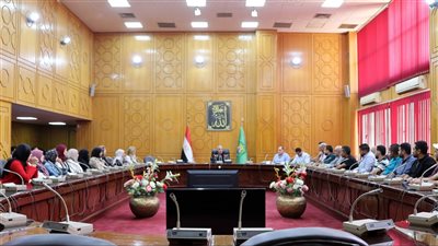 محافظ الإسماعيلية يستقبل المهندسين الجدد تمهيدًا لالتحاقهم بالإدارات في المراكز والمدن والأحياء