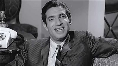 محمد عوض، فيلسوف الكوميديا الذي شق طريق الشهرة على آلام نجم شهير وفيلم تسبب في اعتزاله الناس