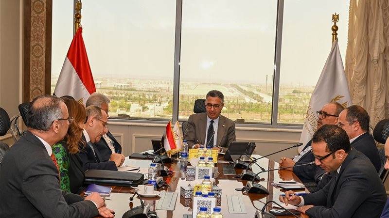 اجتماع وزير التموين