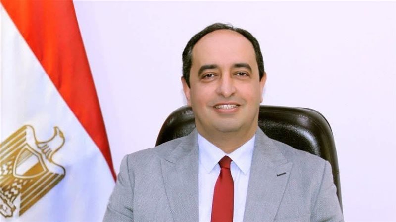  الدكتور عمرو عثمان