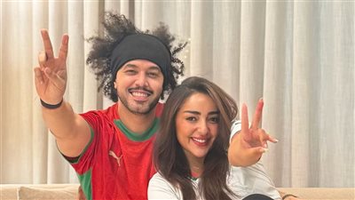 قلق وترقب، عبد الفتاح الجريني يشارك لحظات خاصة مع زوجته قبل مباراة المغرب والبرازيل 