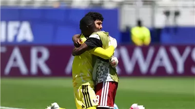  بكاء محمود أبو ندى حارس منتخب قطر بعد فوزه بجائزة أفضل لاعب في مباراة سويسرا (فيديو)