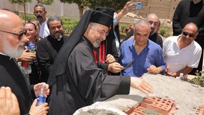 بطريرك الكاثوليك يضع حجر الأساس لمقر إداري بإيبارشية أبوقرقاص