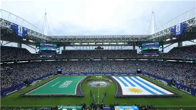 سر رفع العلم السعودي عن الأرض قبل مباراة أوروجواي في كأس العالم 2026 (فيديو)