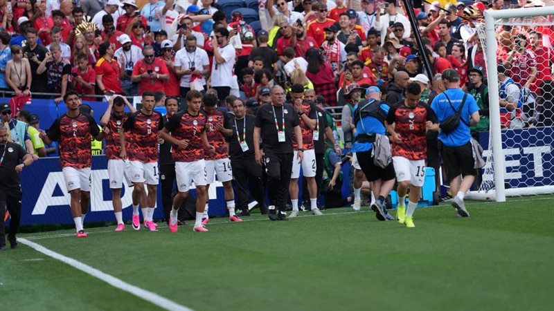 إحماء لاعبي منتخب