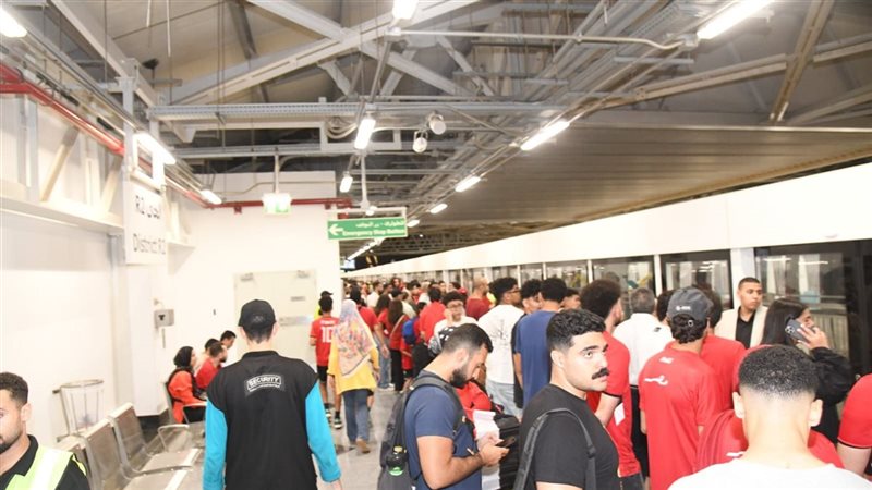 عروض فنية بمحطة مترو