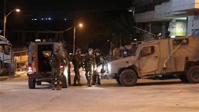 المستوطنون يواصلون حرق المساجد في الضفة الغربية وسط حملة مداهمات واعتقالات واسعة 