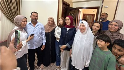 الثالثة على الشهادة الإعدادية بالدقهلية: دعم أسرتي سر تفوقي، وفرحة كبيرة بعد تهنئة المحافظ
