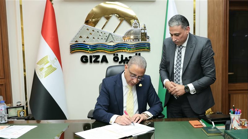  الدكتور أحمد الأنصاري،