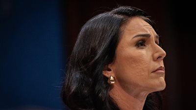 مديرة الاستخبارات الوطنية الأمريكية المستقيلة: واشنطن دعمت تجارب صينية مرتبطة بانتشار كورونا