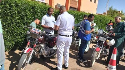 قافلة مرورية تُنجز معاملات المواطنين بمركز بلاط في الوادي الجديد