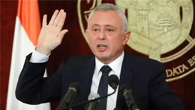 السياسي اللبناني