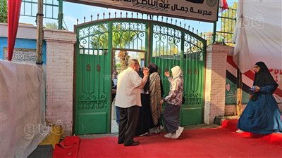 بدء دخول طلاب الثانوية العامة إلى اللجان لأداء امتحاني التربية الدينية والوطنية